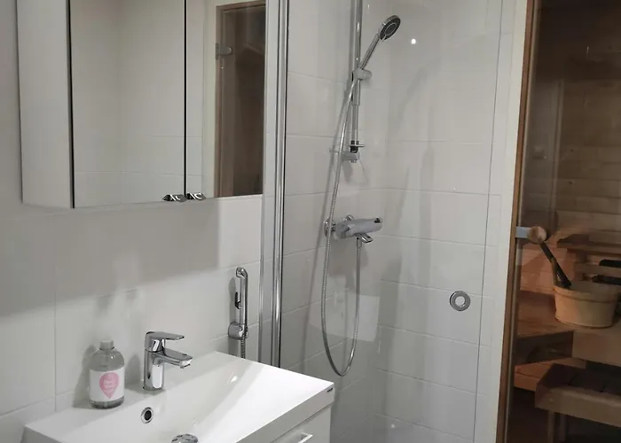 And Spacious For 6 With Sauna *